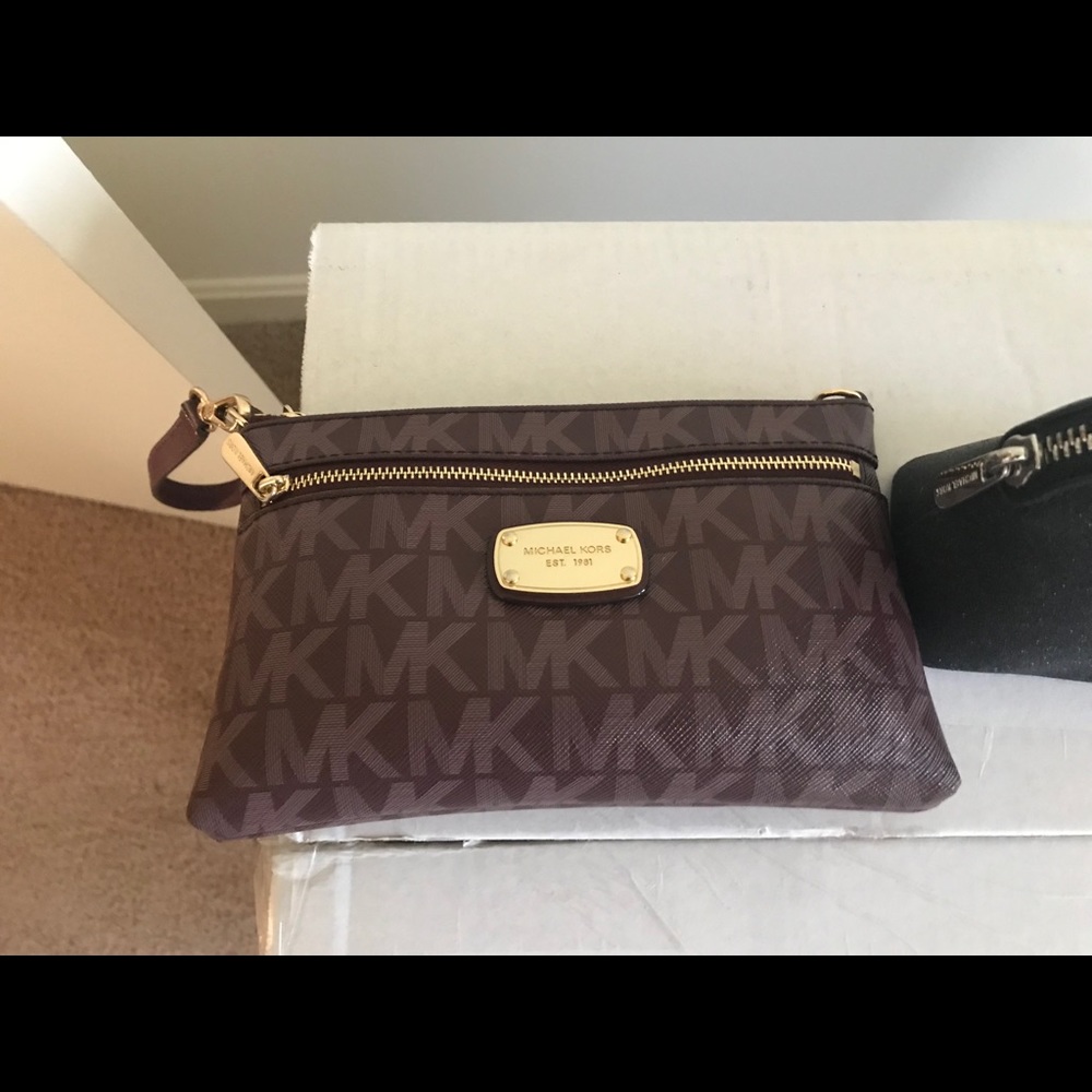 MK wristlet and makeup bag